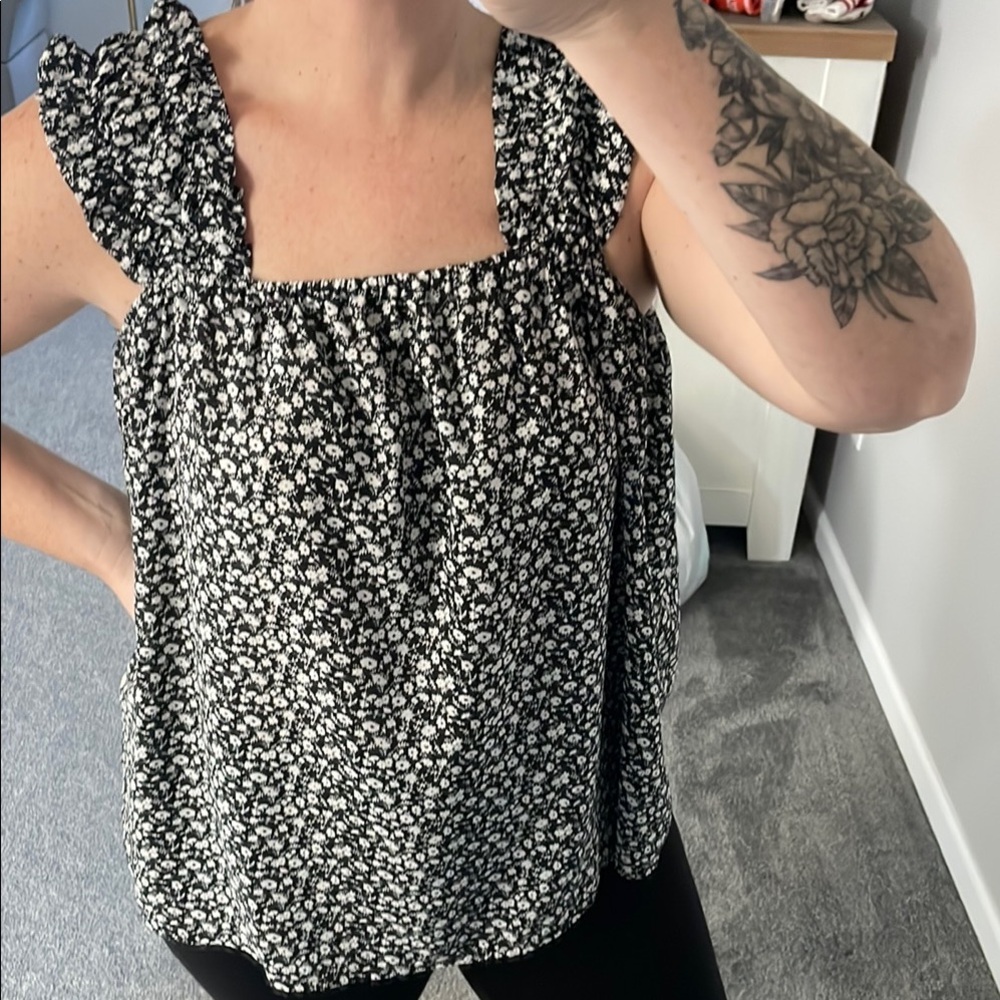 Black and White Ruffled Sleeve Blouse
